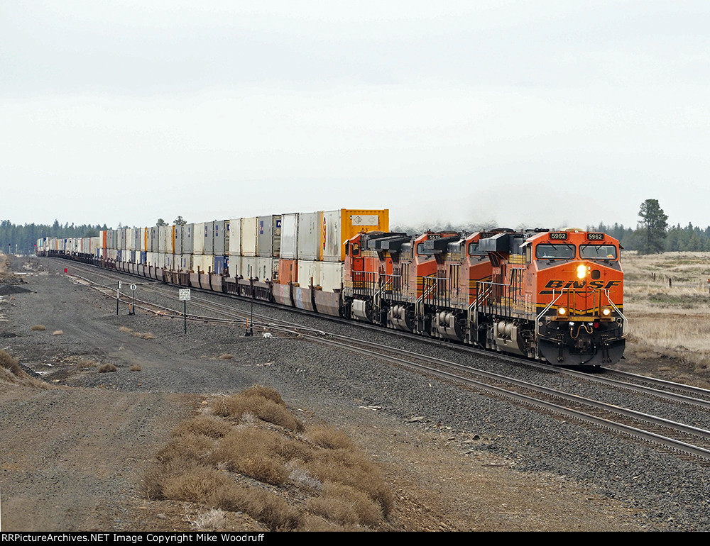 BNSF 5962